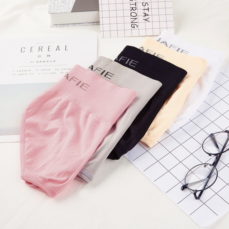 Women's underwear seamless, sexy, breathable, hip-lifting, seamless, mid-waist, Japanese style girls' underwear wholesale, cross-border export Application Scenario