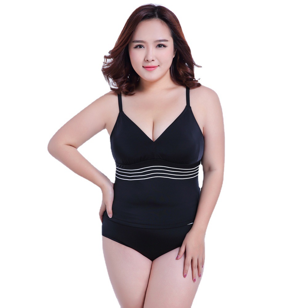 Two-piece 4XL set that covers the belly and makes you look slimmer, with a large chest and large cup. It's a conservative plus-size swimsuit for soaking in hot springs and swimming Item Picture