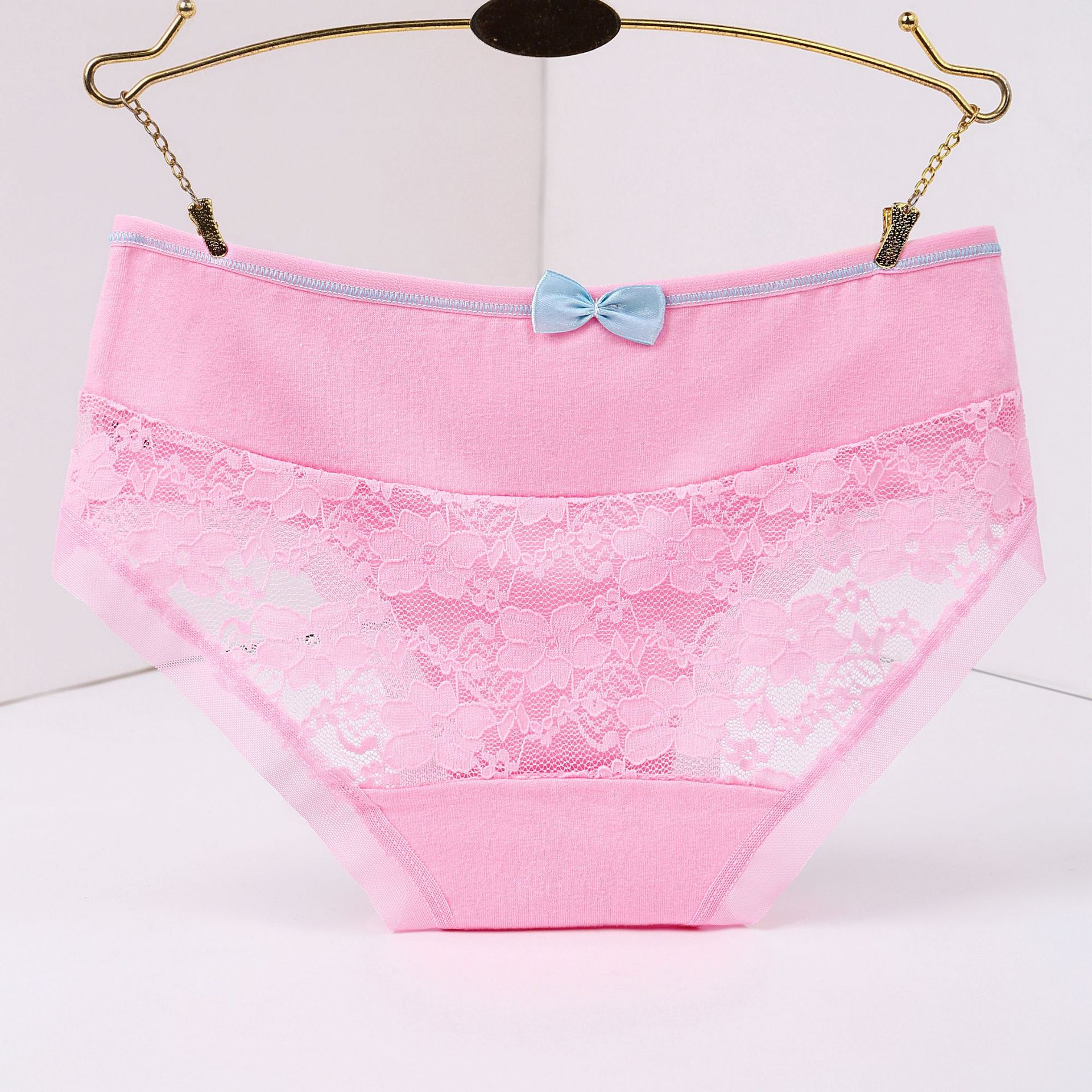 Tingweiya 5-piece pink gift box set of breathable mid-waist waist and hip cotton underwear with a bow Application Scenario
