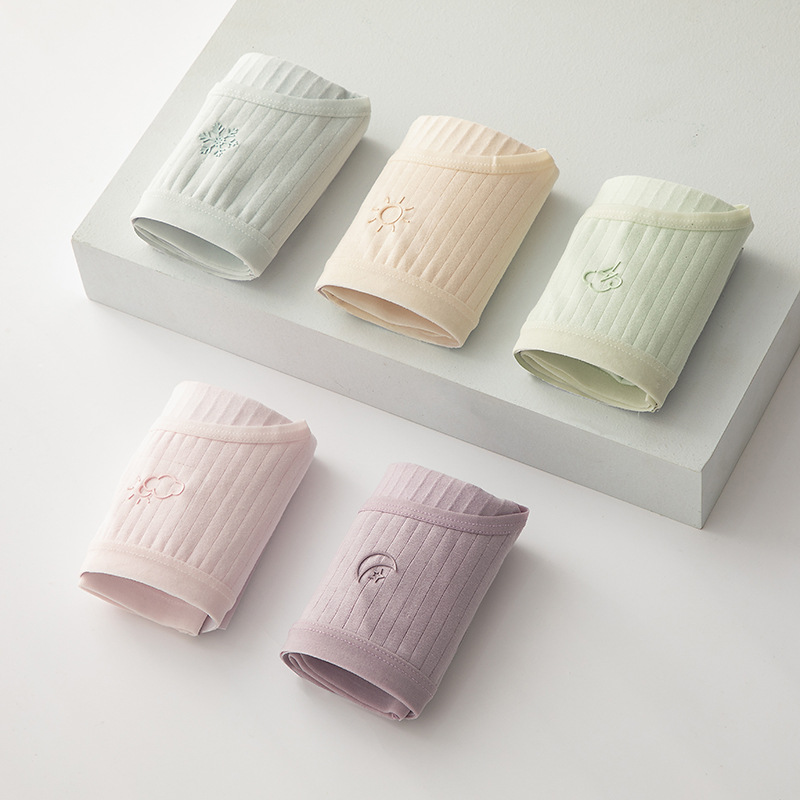 Women's seamless, Japanese-style mid-waist breathable, all-pure cotton crotch, sexy and curving, thin triangular pants for young girls