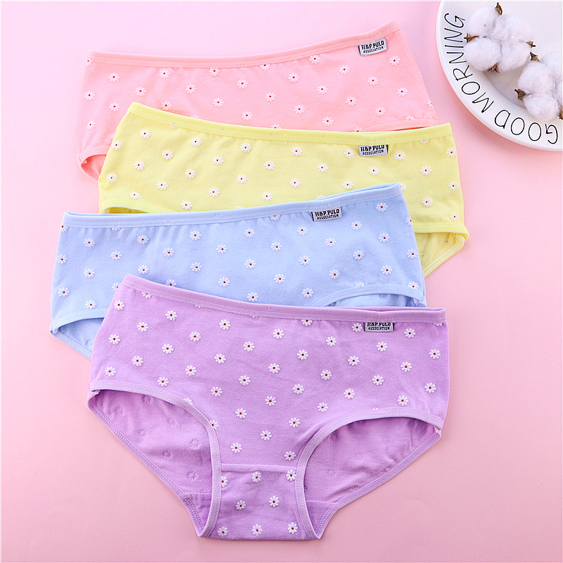Tingweiya 918-1 Women's oversized underwear with a cute waist and hip, country-style little Daisy, all-cotton comfort underwear Application Scenario