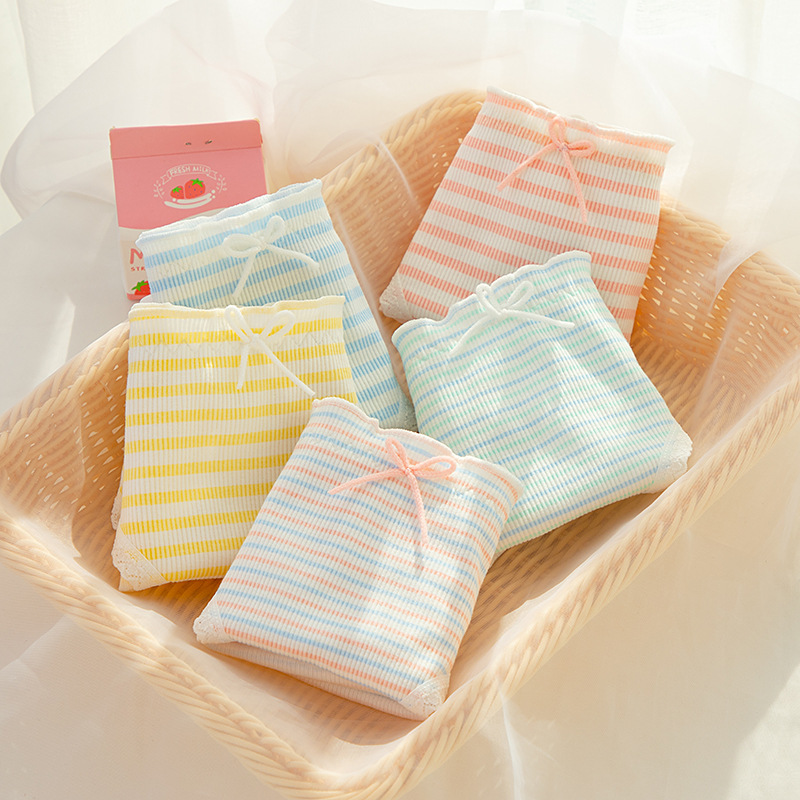 Girls' striped Morandi color black fungus lace mid-waist waist and buttocks skin-friendly cotton underpants with bottom legs, student pants