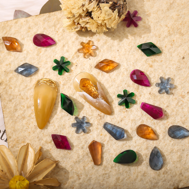 美甲雪花水滴冰块菱形透明彩色翡翠绿质感咖色爆款树脂网面装饰钻