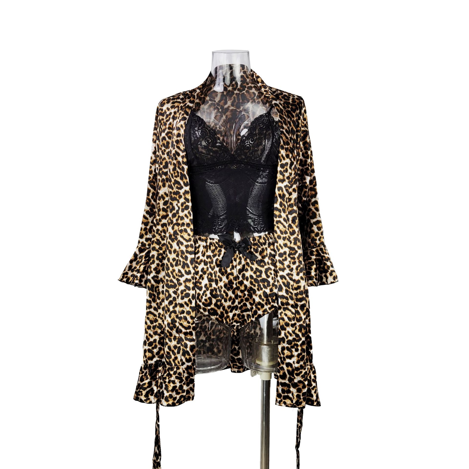 A variety of sexy pajamas, home wear, large-sized striped bathrobes, silk leopard print outer gowns, bathrobes 037 are available for export Item Picture