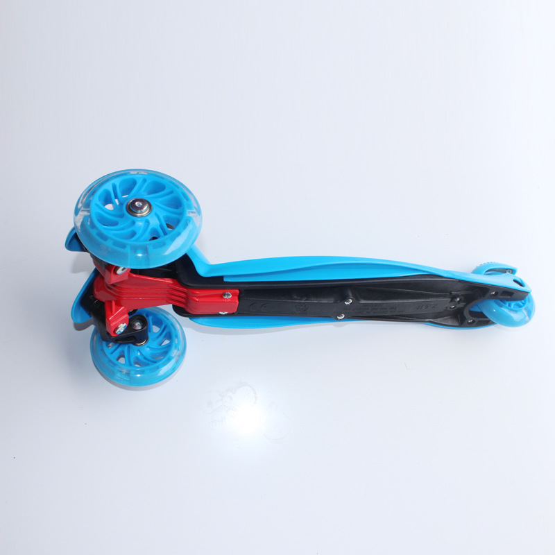 The Xiaomi high skateboard, with an aluminum alloy frame, is a children's three-wheeled skateboard with adjustable height and multiple colors Specification drawing