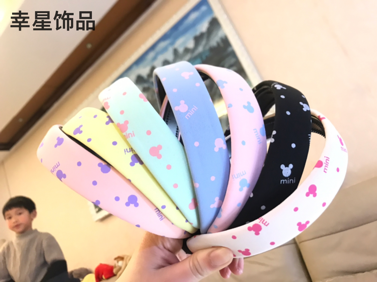 Yongai Jiu Ai hair band Sponge headband is a versatile accessory for going out. It's a sweet and popular Korean female hairpin for washing face and pressing hair details Picture