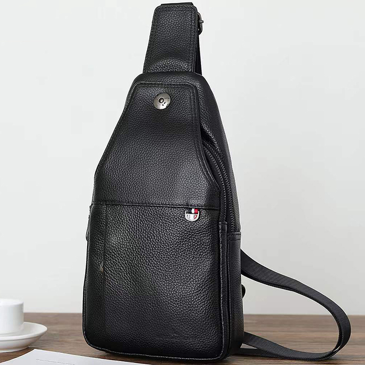 Yi Ding Luggage 7811 Leather Chest Bag Men's cross-body bag leisure single shoulder bag leather trend backpack