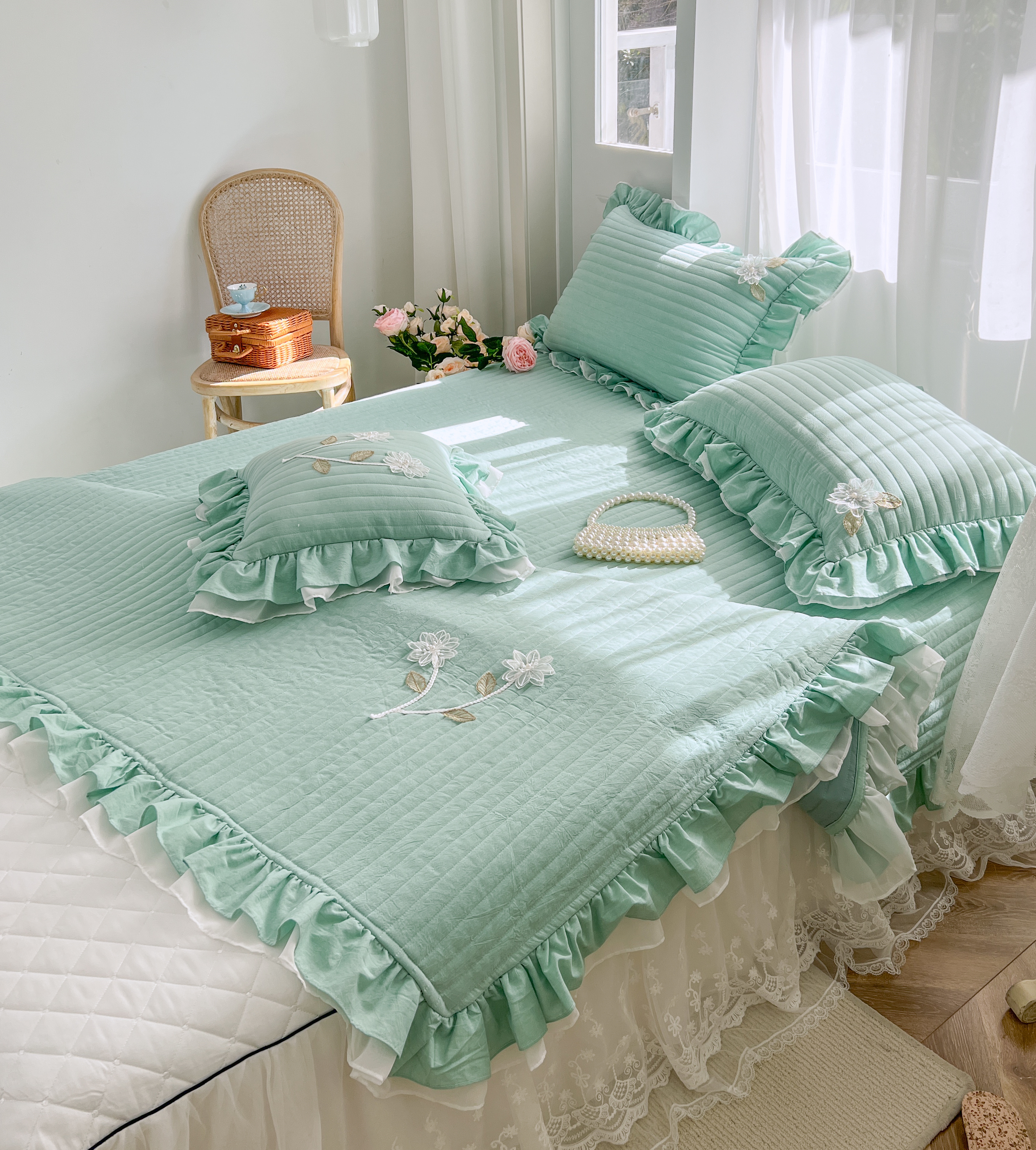 2022 Korean Style INS princess-style cotton quilted bed cover Single Piece Pure Cotton lotus Leaf Lace all-cotton bed sheet Three-piece set details Picture