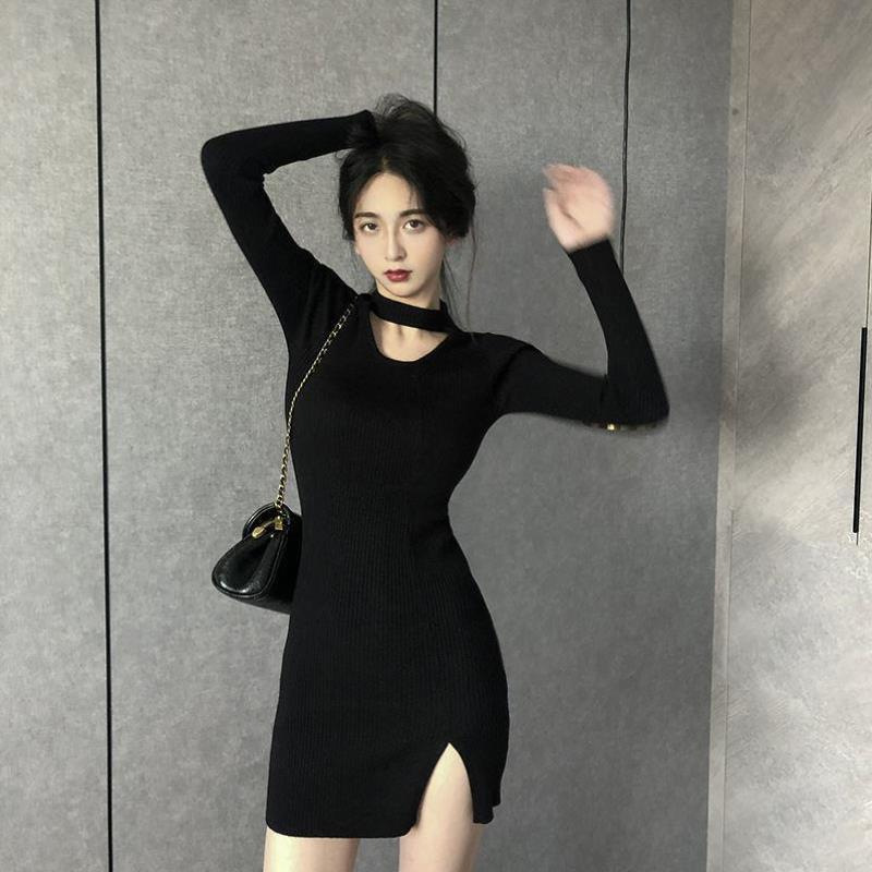 A French pure sensual and sexy black knitted dress with a slit for women's autumn and winter design. It's a unique and trendy dress for hot girls to wear details Picture