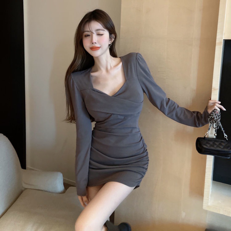大码女装胖MM纯欲辣妹气质紧身包臀裙秋冬新款高级感轻熟风连衣裙