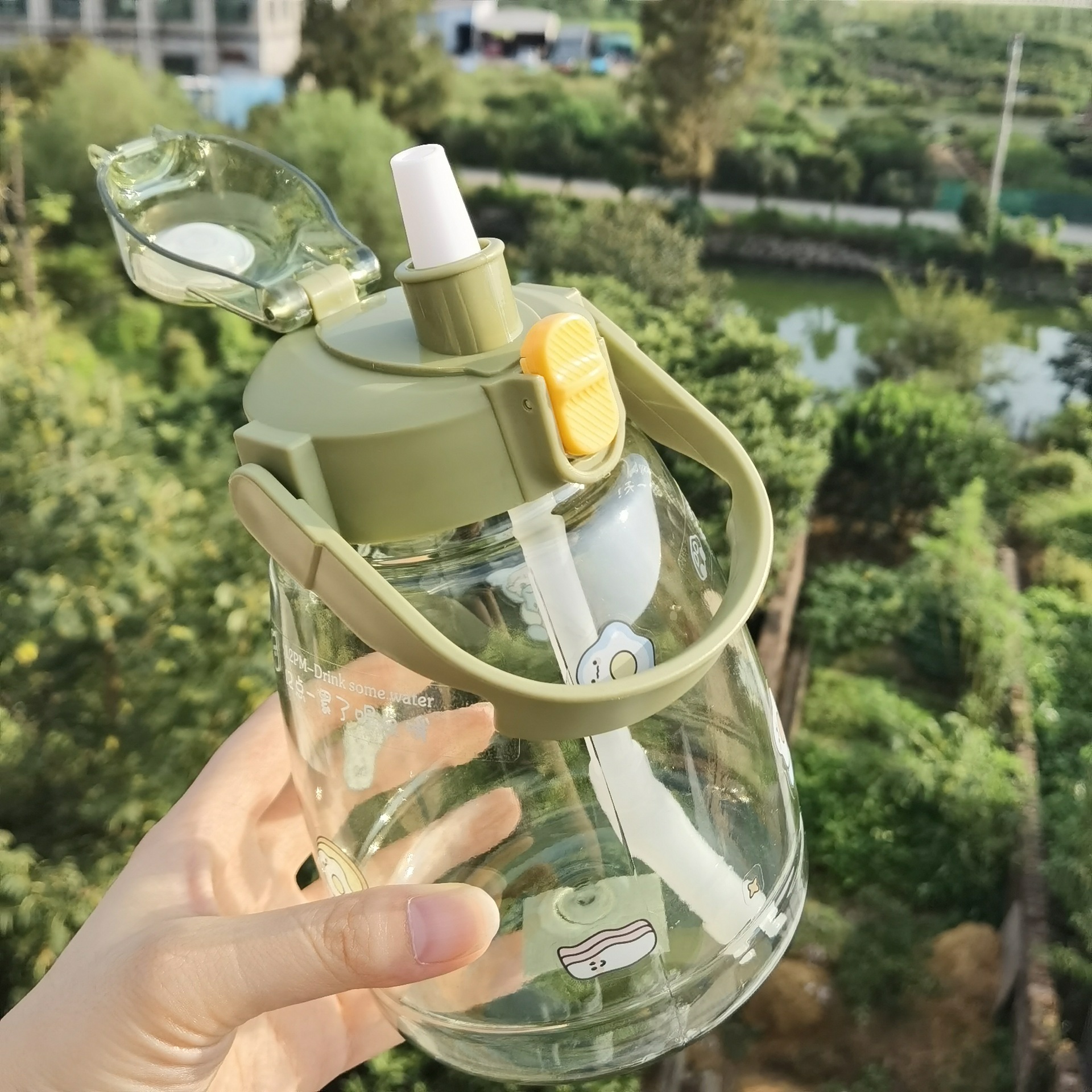 Tazas de agua de gran capacidad para las niñas de alto nivel de aspecto deportivo portan la pajita gran estómago tazas de plástico tazas de agua de plástico details Picture