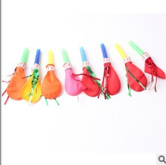 Whistle balloons, golden thread whistle balloons, wholesale children's sound toys, blowing balloons, baby birthday party supplies Application Scenario