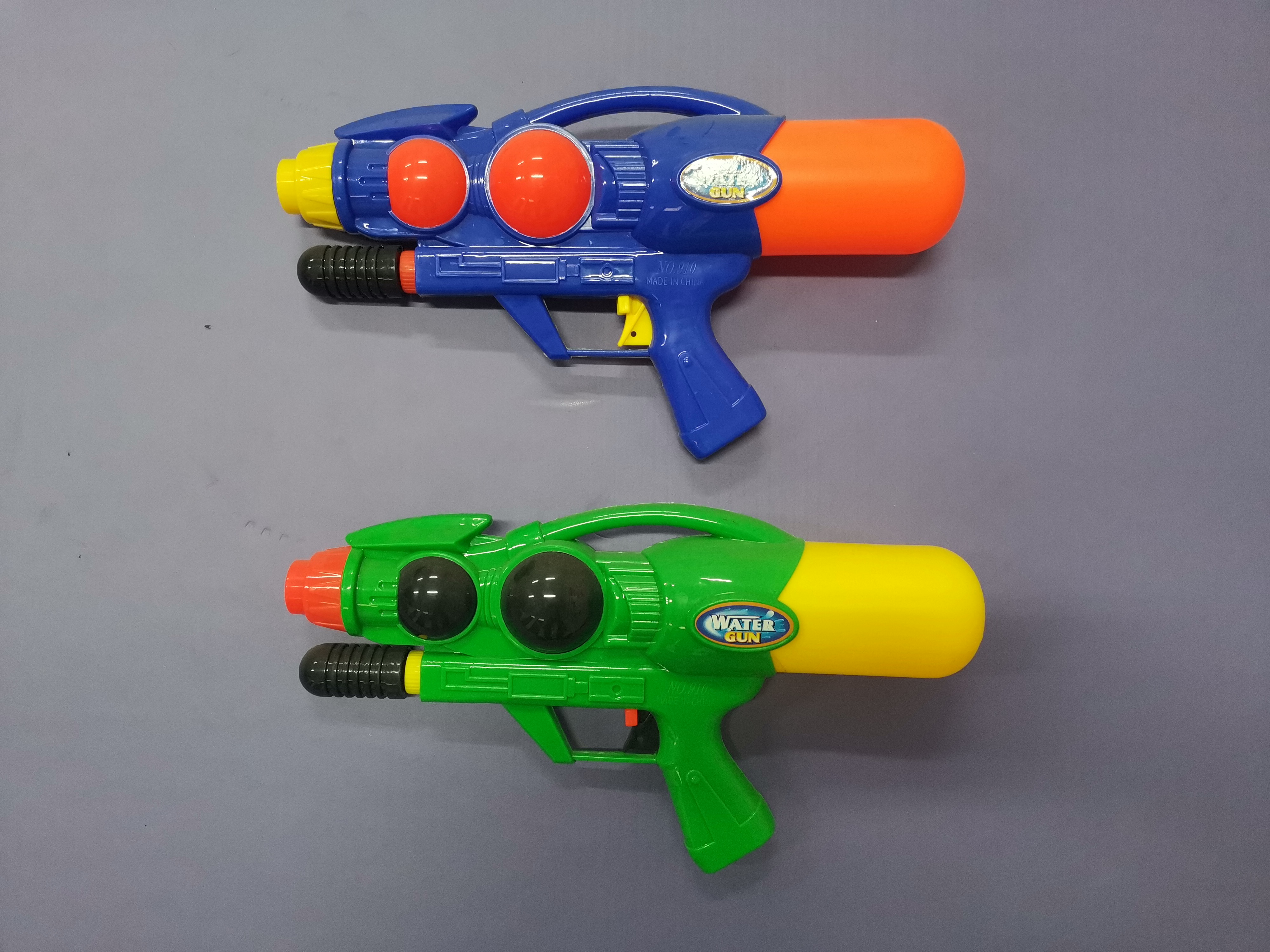 厂家新款910打气水枪二色混装