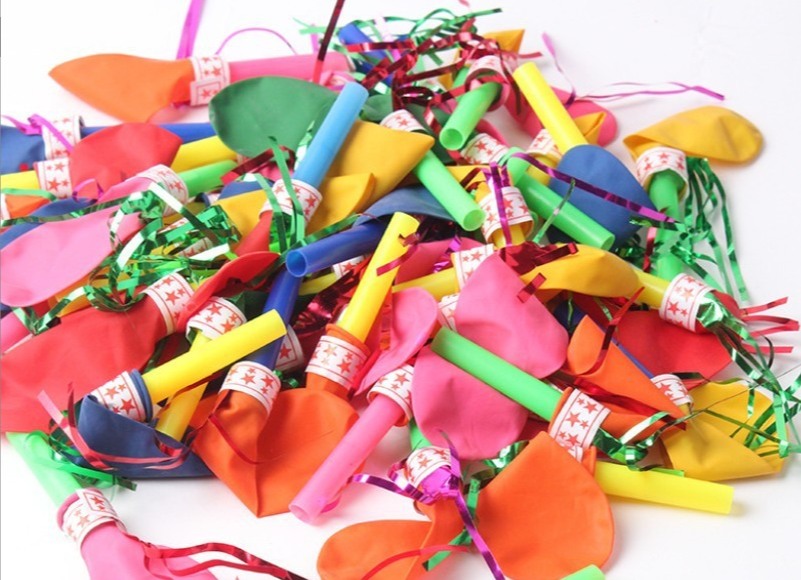 Whistle balloons, golden thread whistle balloons, wholesale children's sound toys, blowing balloons, baby birthday party supplies Specification image