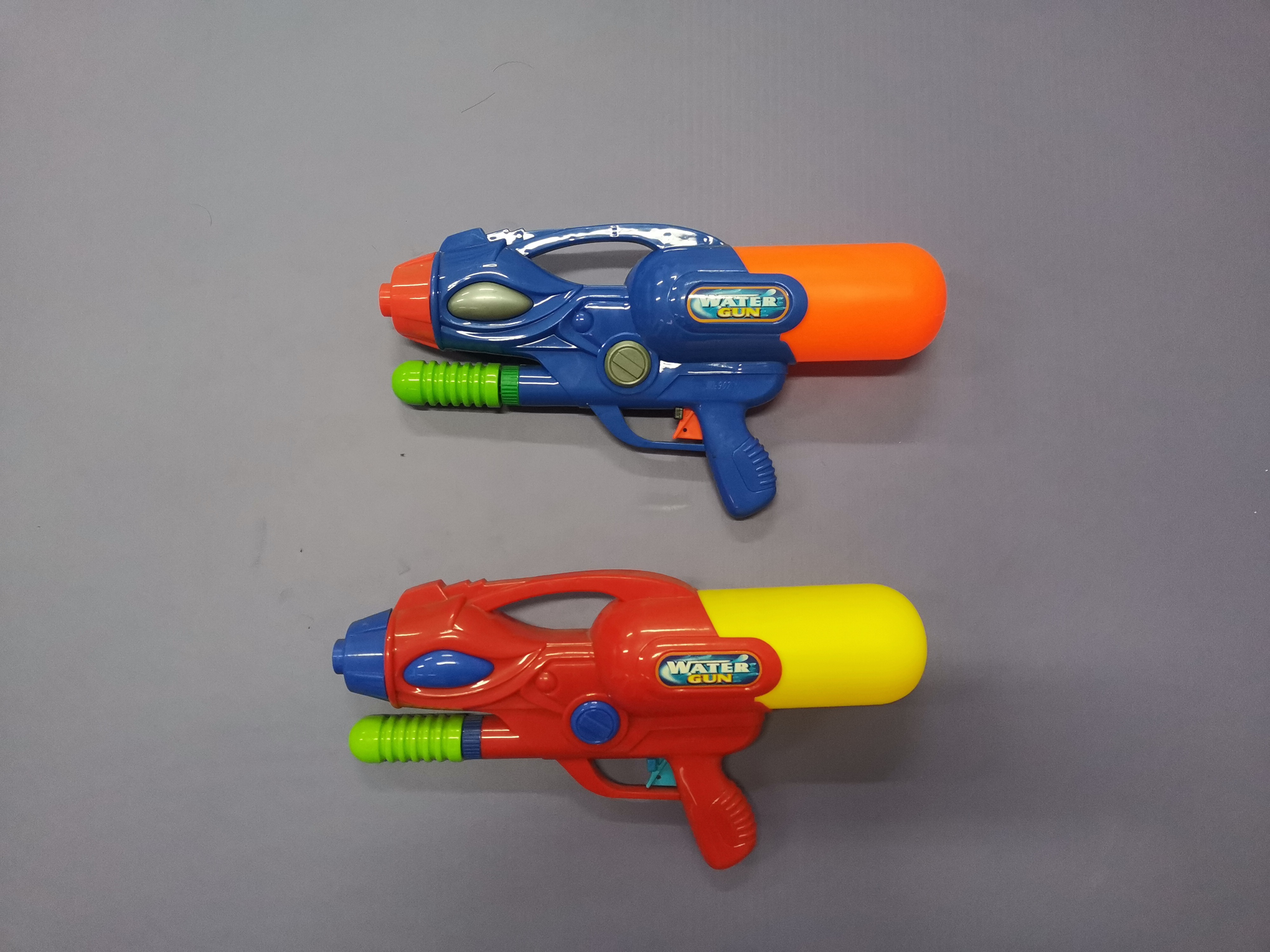 Factory direct sales, item No. 907 Inflating water gun (two-color mixed package) full figure
