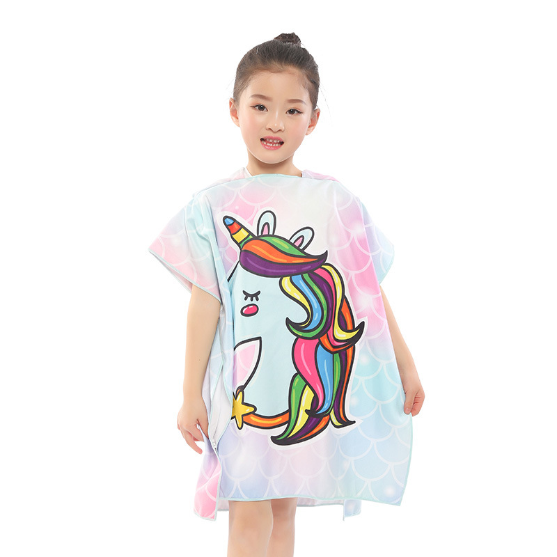 Portable cartoon children's wearable bath towels, beach towels, hooded cloaks, capes, bathrobes, water-absorbing quick-drying double-sided fleece custom-made Application Scenario