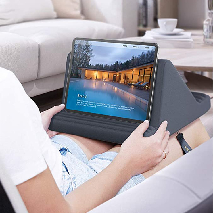 Amazon's best-selling tablet+pillow reading pillow tablet stand Application Scenario