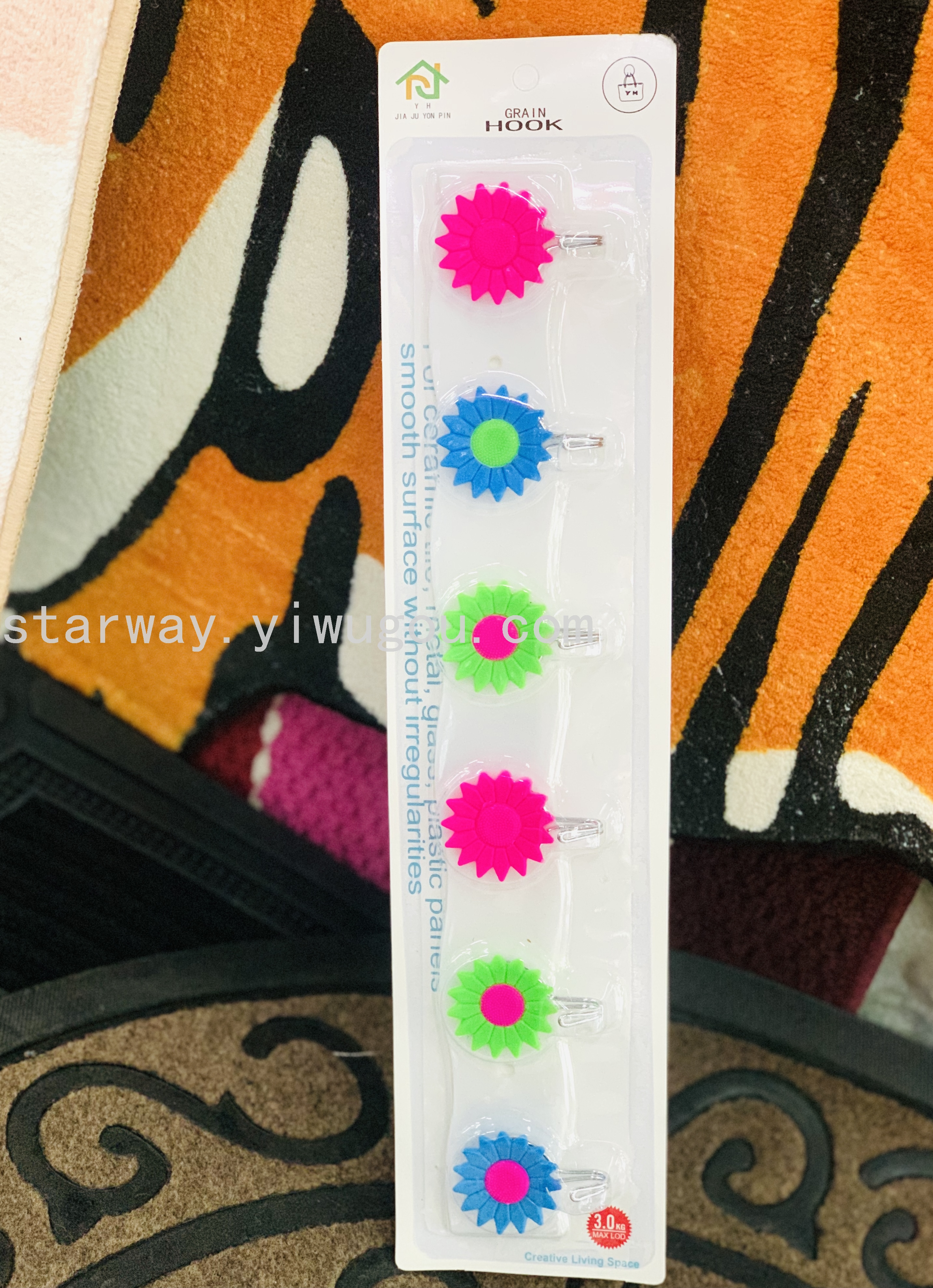 Fruit sticky hook, cartoon sticky hook, strong sticky hook, no-drilling sticky hook, convenient sticky hook, card suction sticky hook Application Scenario