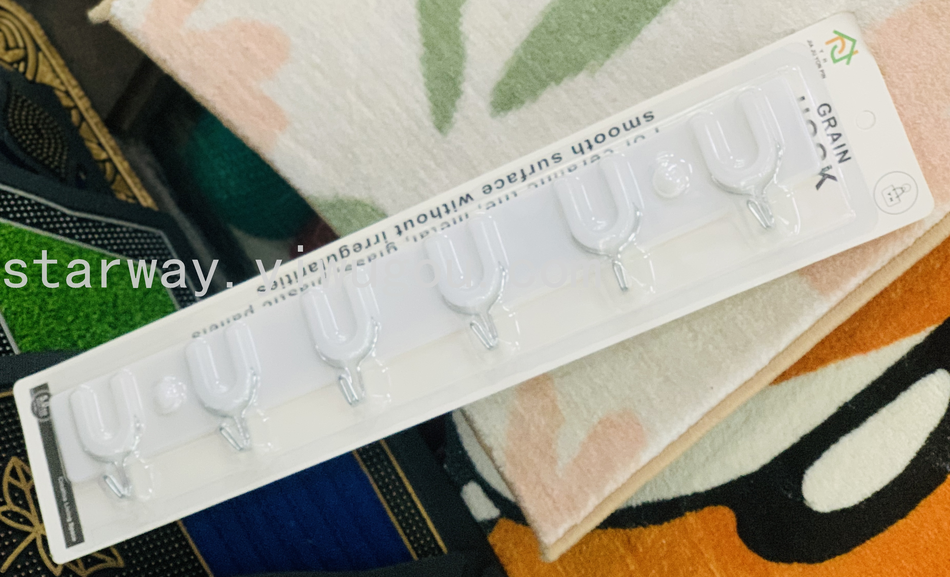 Fruit sticky hook, cartoon sticky hook, strong sticky hook, no-drilling sticky hook, convenient sticky hook, card suction sticky hook Specification image