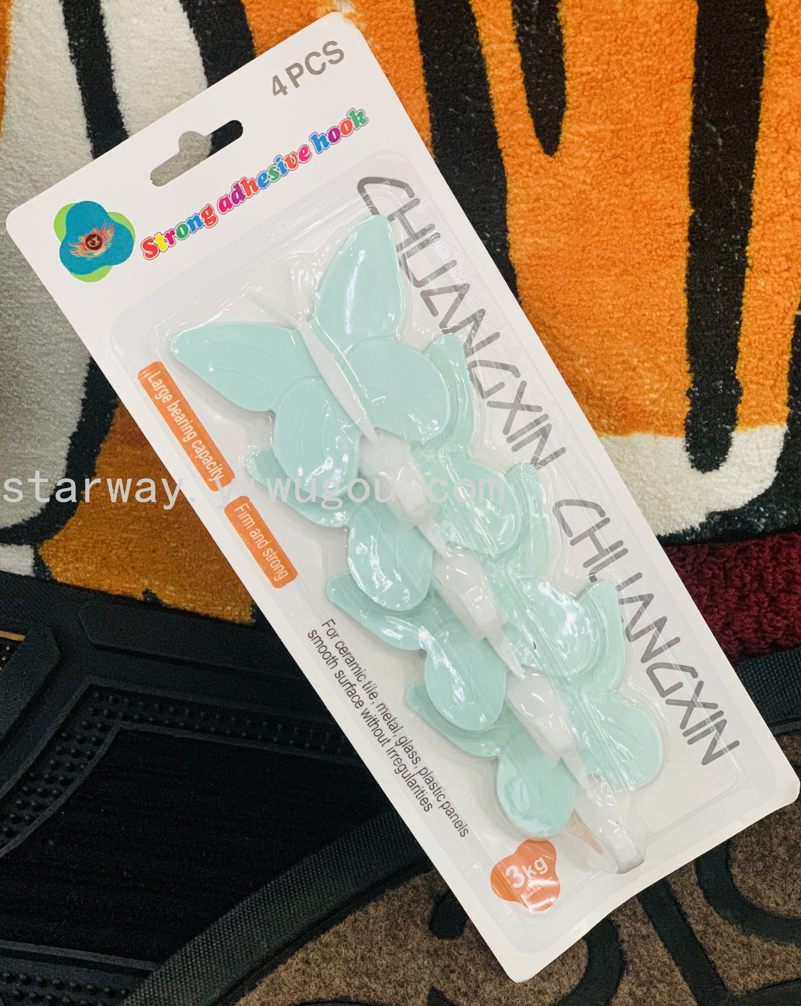 Fruit sticky hook, cartoon sticky hook, strong sticky hook, no-drilling sticky hook, convenient sticky hook, card suction sticky hook Application Scenario