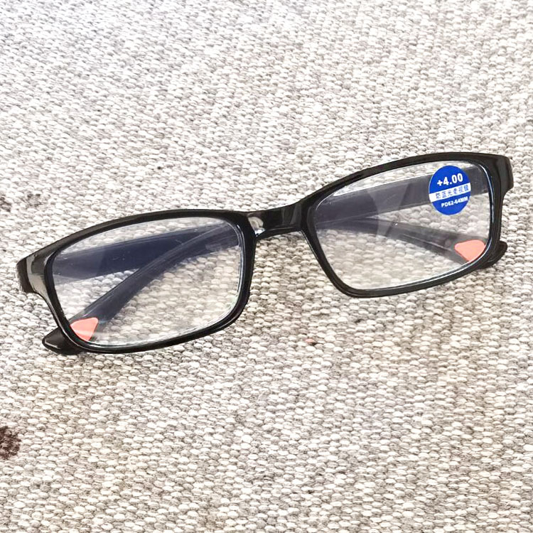 The new black frame hd anti-blue light orange dot reading glasses are hot for both men and women