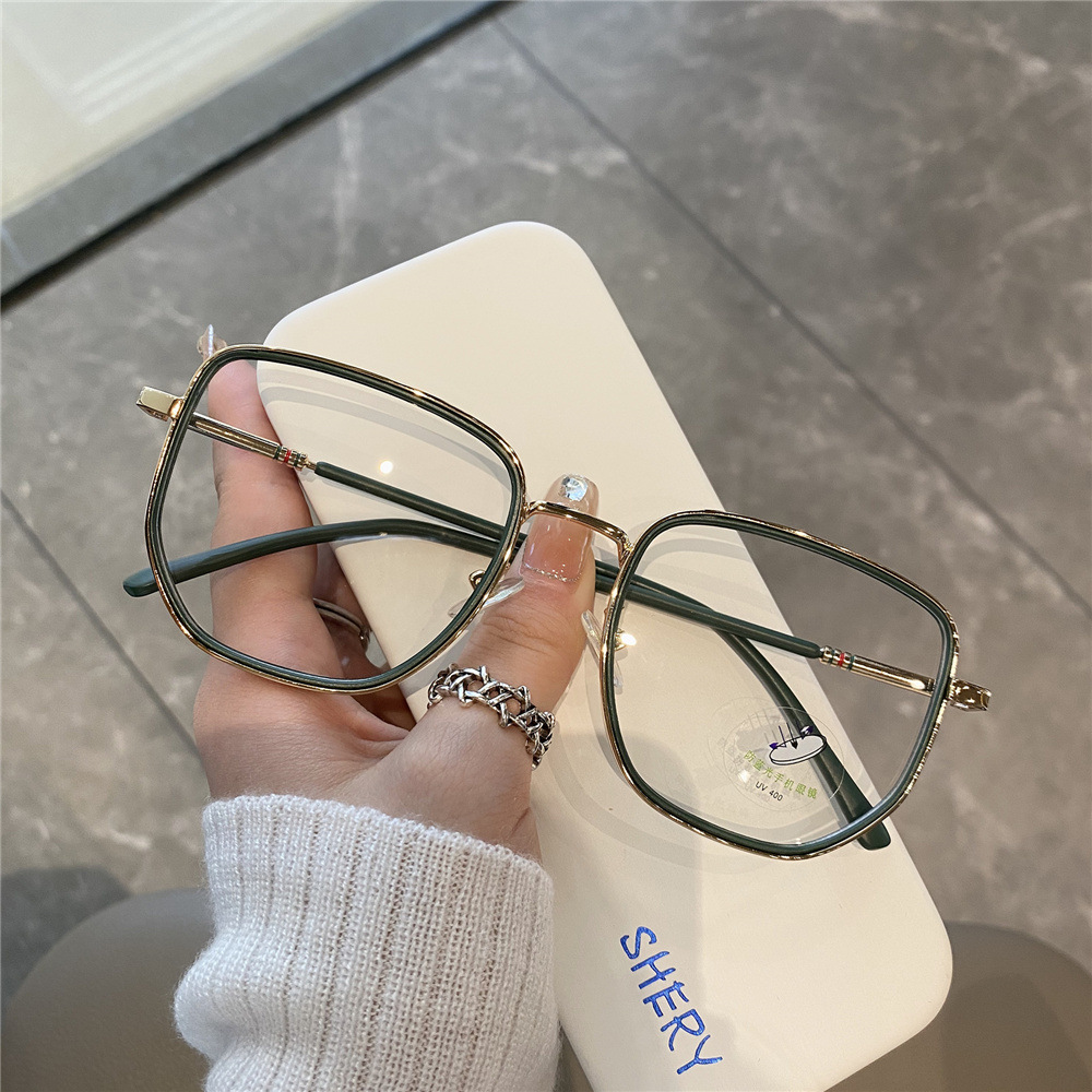 Small red book green ultra light anti blue light glasses retro flat lens rich green frame plain yan with myopia frame