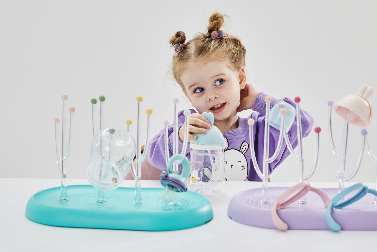 The manufacturer supplies multi-functional baby bottle drying racks and portable baby bottle drying racks
