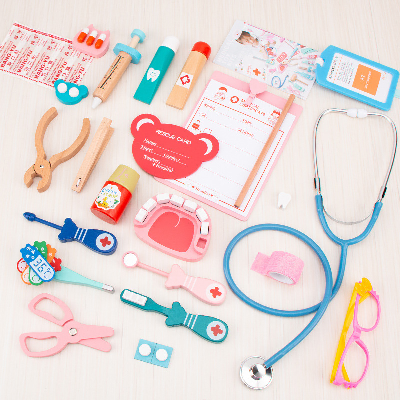 Children's wooden simulation cloth bag medicine box P0.63, baby boy and girl play house, doctor gives injection toy gift Application Scenario