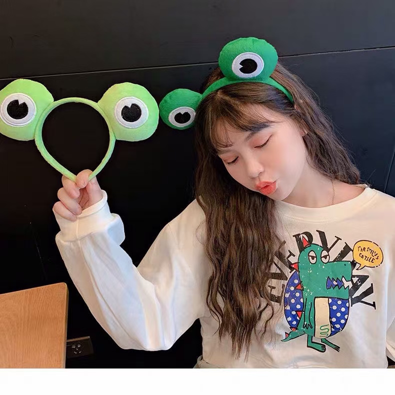 Zhai Xiao Wen The Same Super Cute Green Frog Eyes Fur Hair Hoops Fashion Face Hoops Travel Headwear details Picture