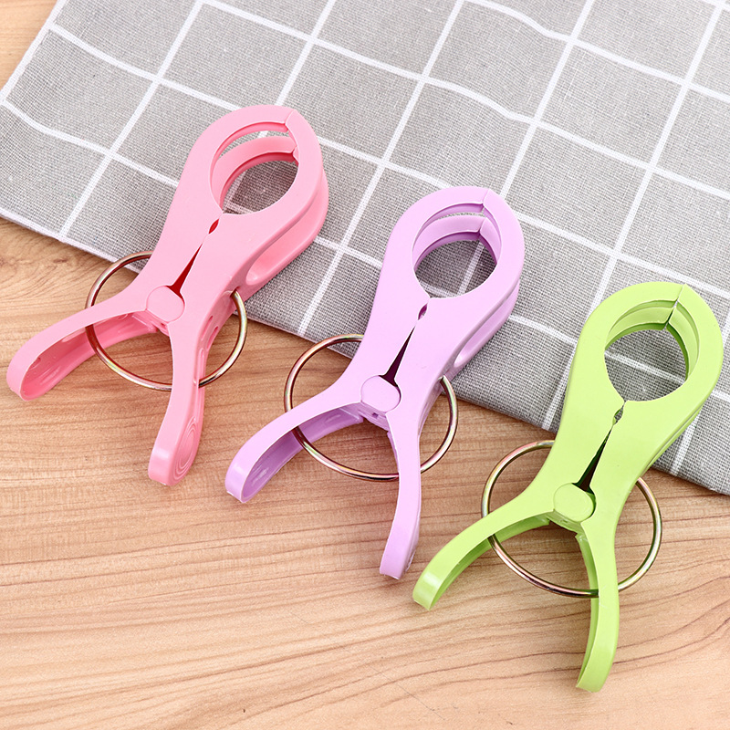 The manufacturer has in stock three sets of windproof clips, large quilt clips, sun-drying quilt clips and plastic coat clips Application Scenario