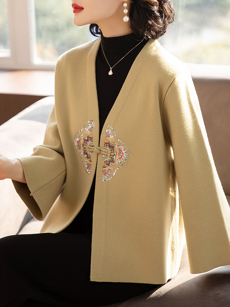 2022 New middle-aged women spring short jacket middle-aged women mother spring loose large size cardigan coat