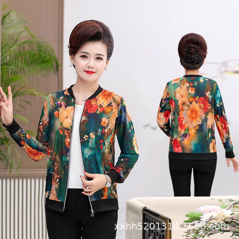 Mom outfit short jacket female 2020 spring summer new jacket jacket middle-aged and elderly leisure large size zipper shirt