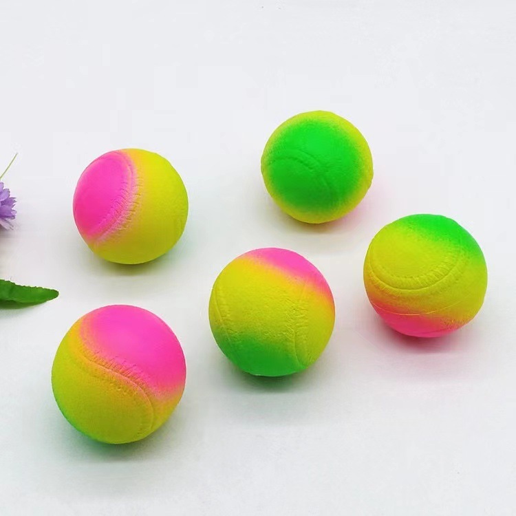 Factory direct sales of 6.3 cm elastic rubber solid balls for pet toys. The elastic balls are strong and chewy. Wholesale special offer