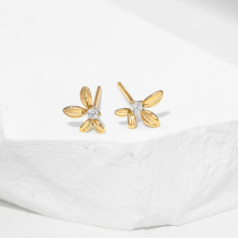 Xuping Jewelry Cartoon Cute Stud Set, European and American simple ins style small, exquisite and sweet student earrings Application Scenario