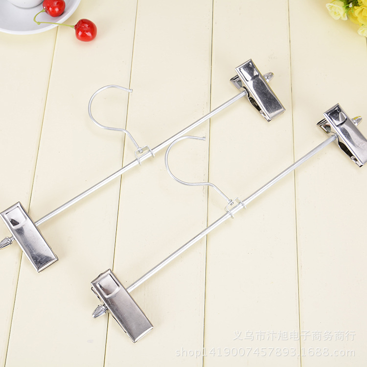 Supply metal windproof clothes drying clips, trouser clips, adult clothes hangers, 2-yuan store wholesale of daily necessities Application Scenario
