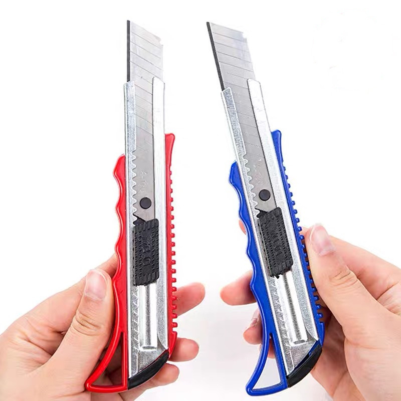 Factory direct sales office special paper cutting knife, Fengli wallpaper knife Stand 6828 model plastic gate utility knife details Picture