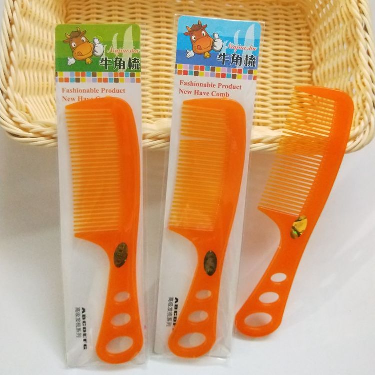 One-yuan and two-yuan store imitation ox tendon combs, hair care combs, 3-hole combs, unbroken combs, 1-yuan and 2-yuan wholesale Item Picture