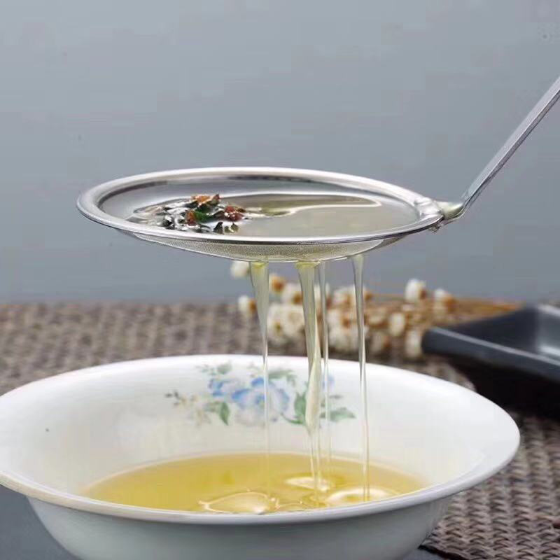 Stainless steel 8 cm oil strainer for deep-frying hot pot, stainless steel oil filter strainer, kitchen cooking utensils Application Scenario