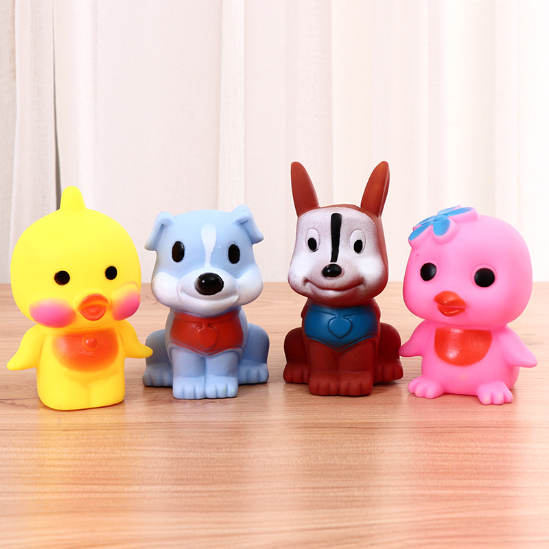 2-yuan store's "PI Xiang" toys, "Jiao Jiao" small animal leather toys, water play toys and other mixed styles of products