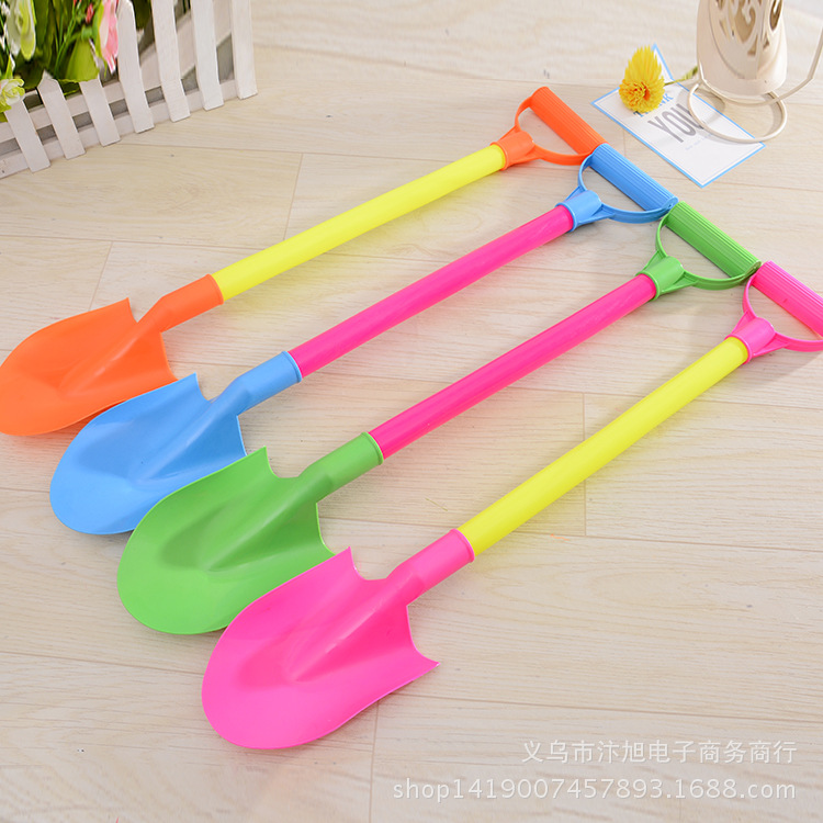 Children's fun beach shovels, super sturdy colored plastic shovels for playing with sand, wholesale 2-yuan store products Specification image