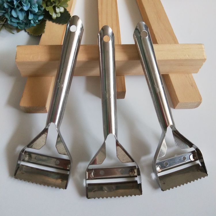 Peeling knife Peeling knife Vegetable fruit planing metal peeling knife 1 yuan 2 yuan supply