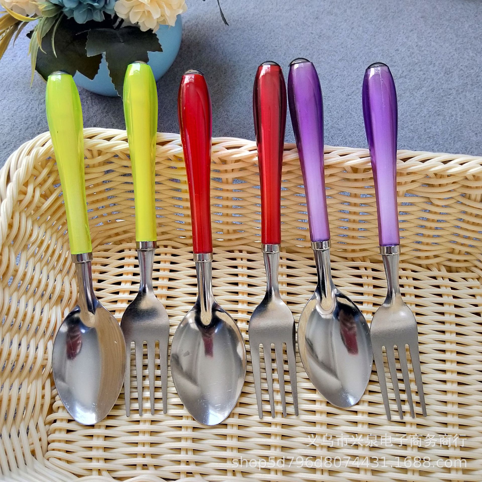 One-yuan and two-yuan spoon and fork sets, colorful handle spoons and forks, spoons and forks, one-yuan supply Specification image