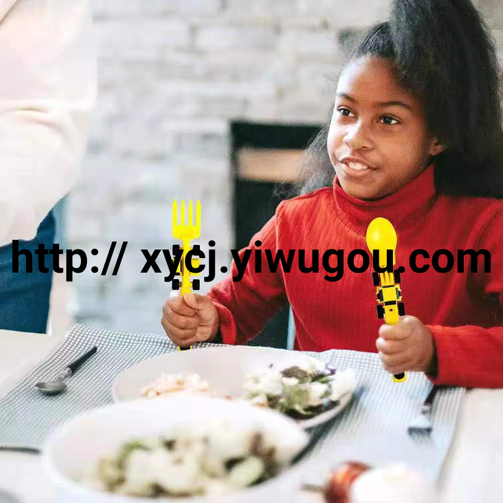 Dinneractive Children's car tableware Bulldozer Excavator Bulldozer 3-piece Set Fork, shovel and Plate set Application Scenario