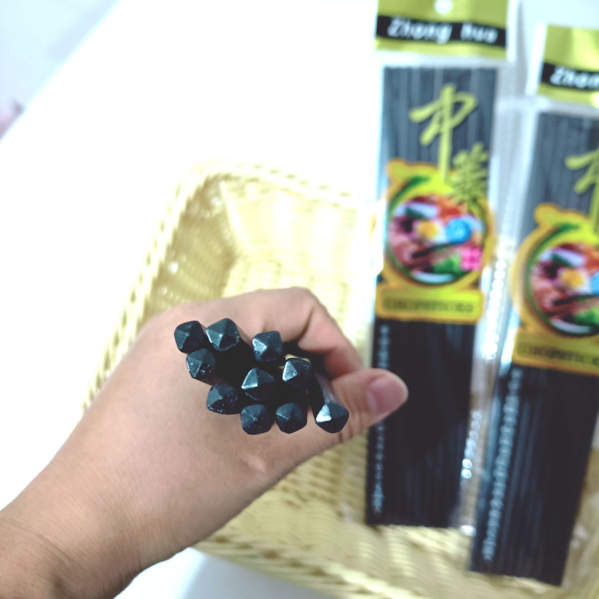 5 pairs of melamine chopsticks, black chopsticks, 5 pairs of chopsticks, fast food restaurant home chopsticks, 1 yuan, 2 yuan wholesale supply Application Scenario