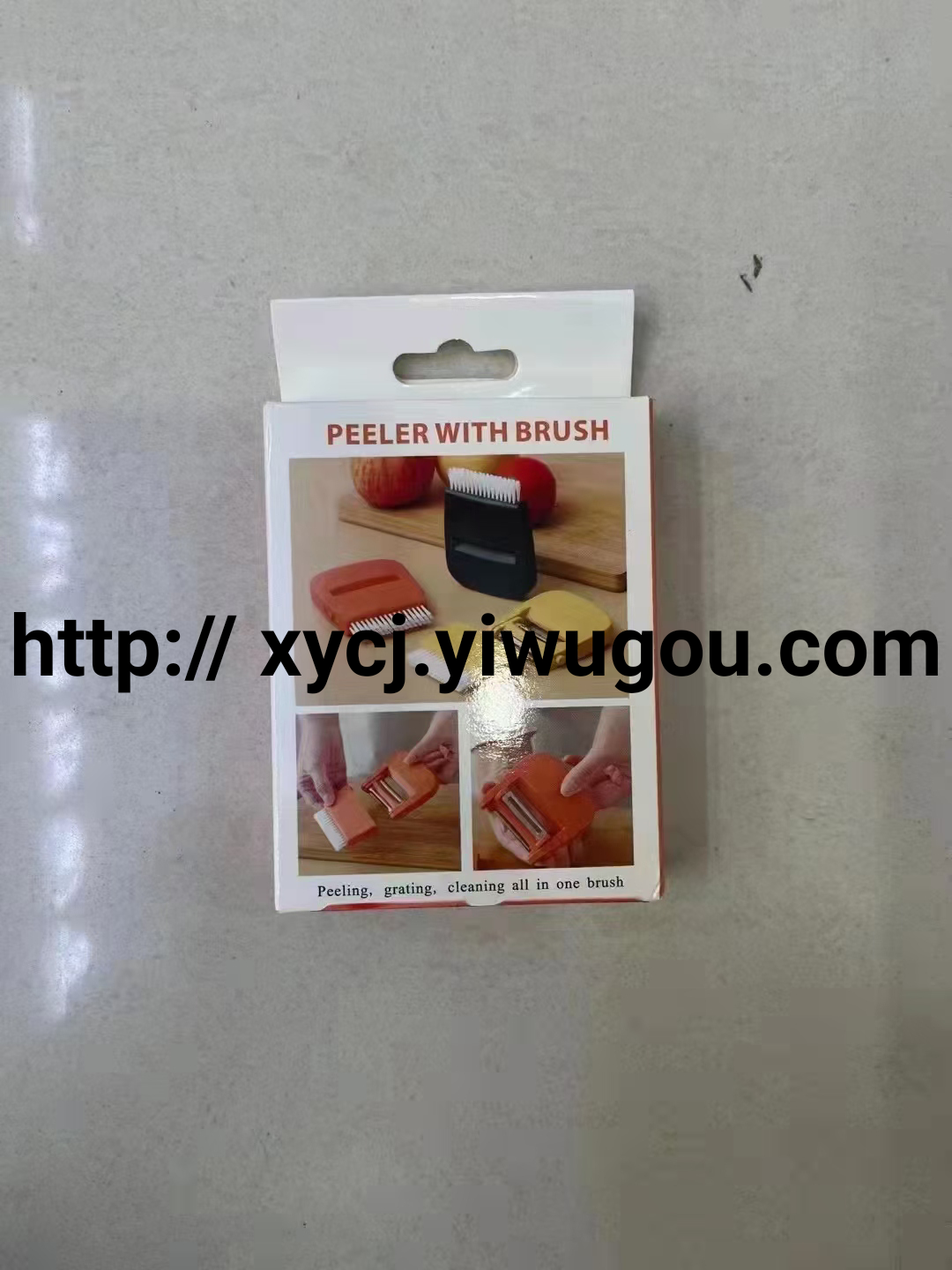 Factory direct sales of three-in-one brush peelers, kitchen household fruit and vegetable brushes, fruit peelers, and planers for slicing potatoes Item Picture