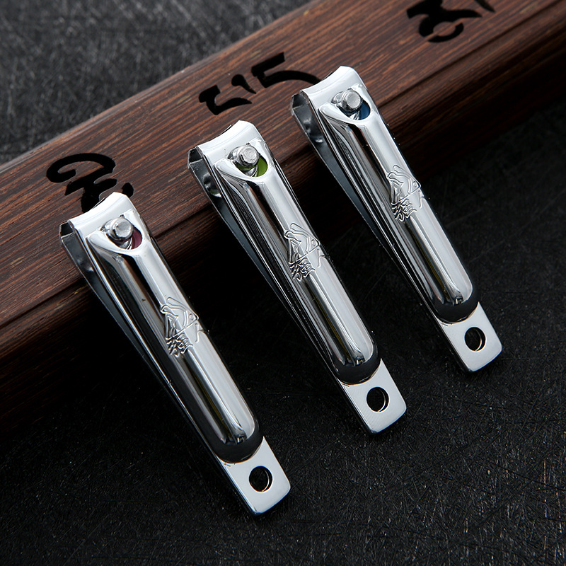 Strong Person 608C nail clippers, flat-mouthed nail clippers, Creative small nail clippers, nail art tools, wholesale nail clippers Application Scenario