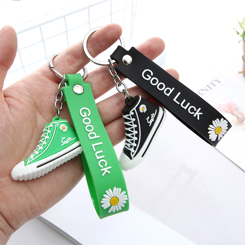 Daisy shoes keychain, GD G-Dragon's same style chrysanthemum key chain, schoolbag, backpack pendant, gift, small gift