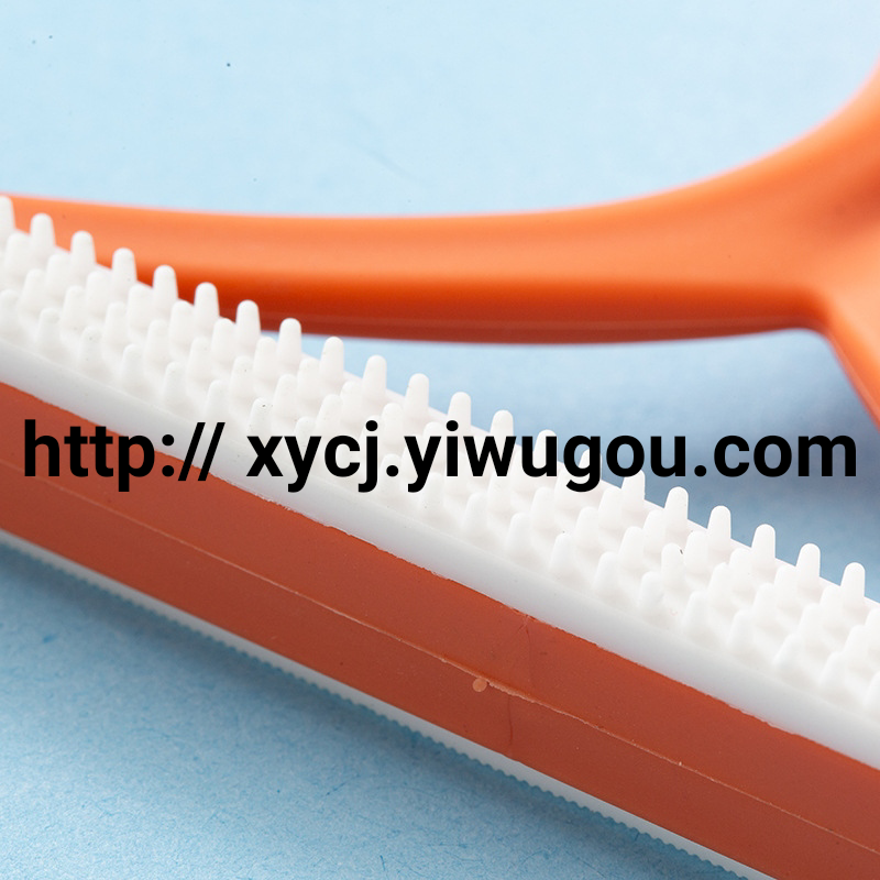 Silicone double-sided bristle remover, a special brush for dry cleaners, is a powerful tool for removing lint from clothes without damaging them Application Scenario
