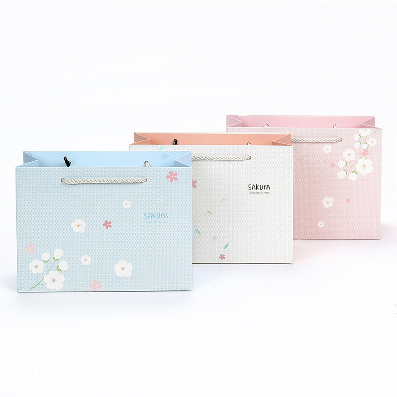 Clothing packaging bag birthday gift bag Xitang paper bag spot general packaging wholesale