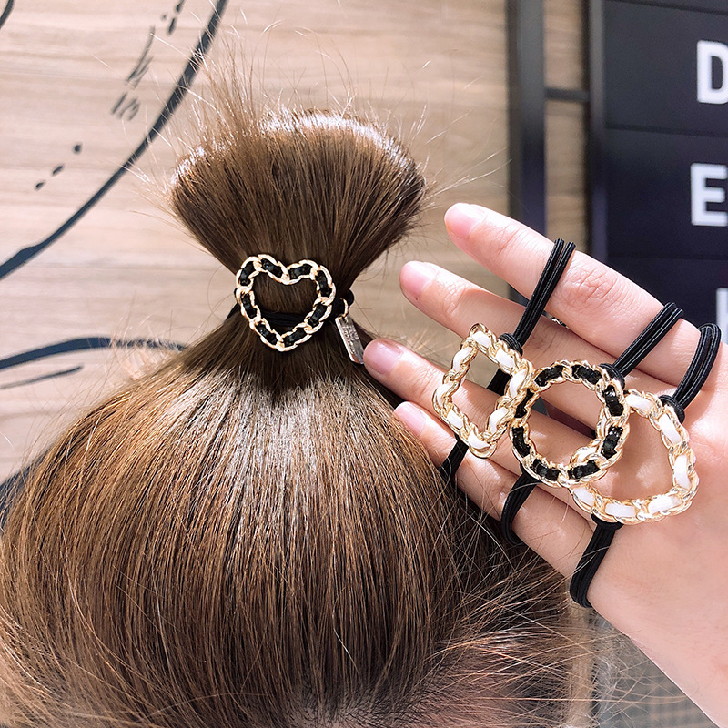 New Chanel-style hair tie for women, Korean version, versatile heart-shaped hair tie, metal leather band, durable, simple and versatile leather case